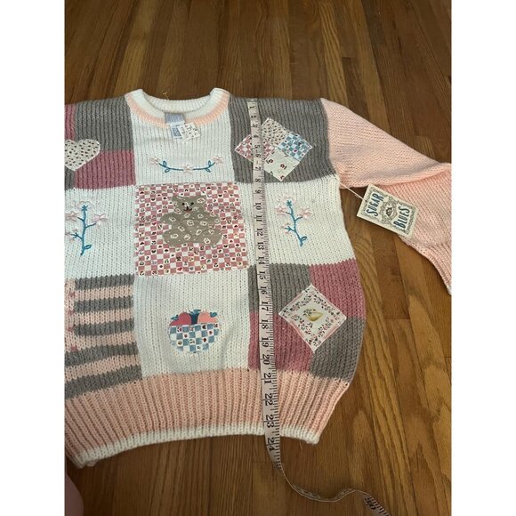 1980s vintage women's cottage core knit sweater, teddy bear and hearts, Medium - Picture 7 of 9